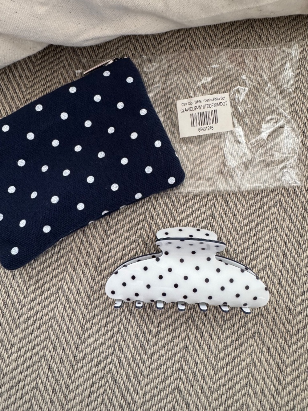 SOLD OUT - Parke Polka Dot Claw Clip White with Denim Blue Hair Accessories bag - Picture 4 of 6